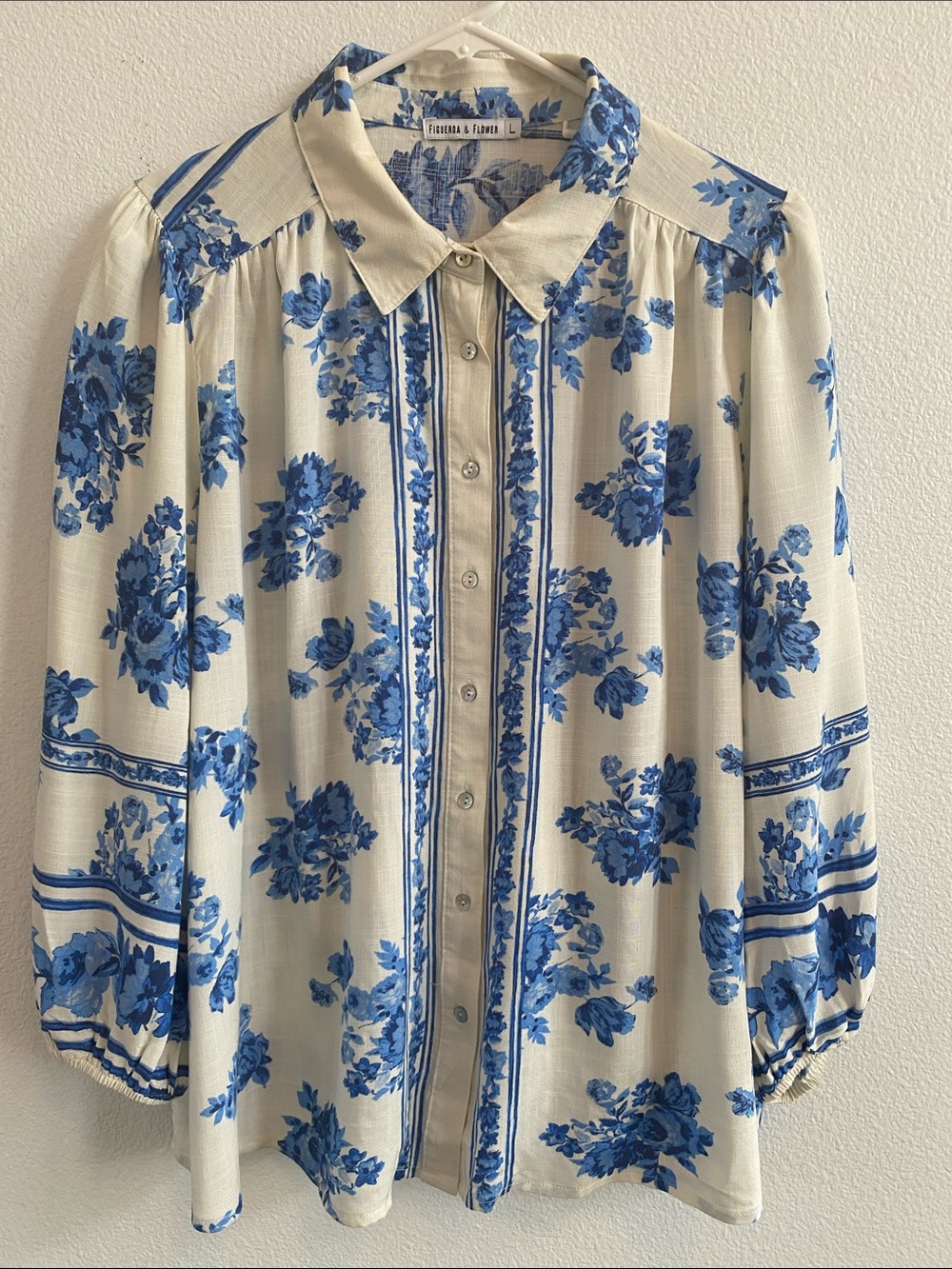 Figura & Flower Women’s Large Blue White Floral Toile Blouse Button Front Top